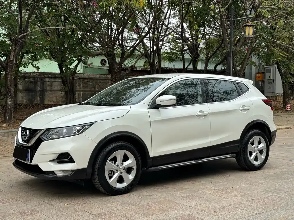 Nissan Qashqai — фото 1