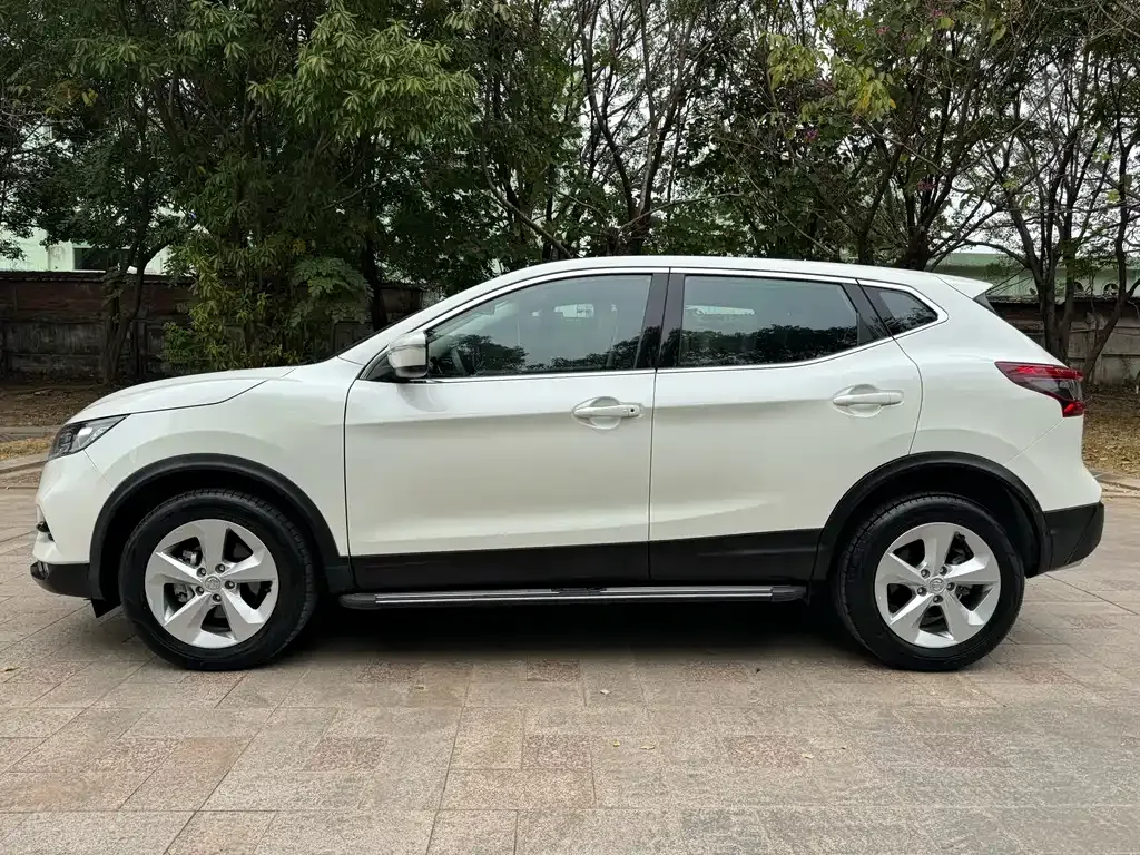 Nissan Qashqai — фото 4