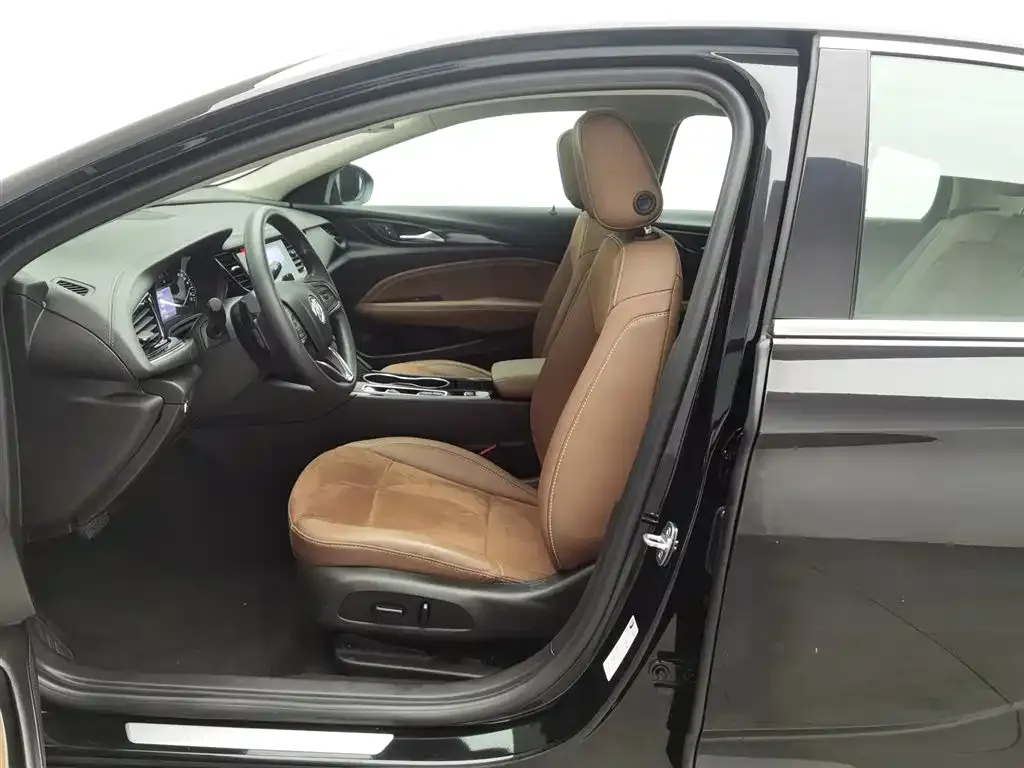 Buick Regal — фото 10