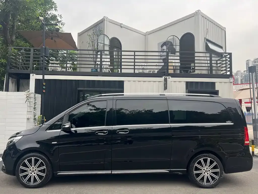 Mercedes-Benz V-Class — фото 10