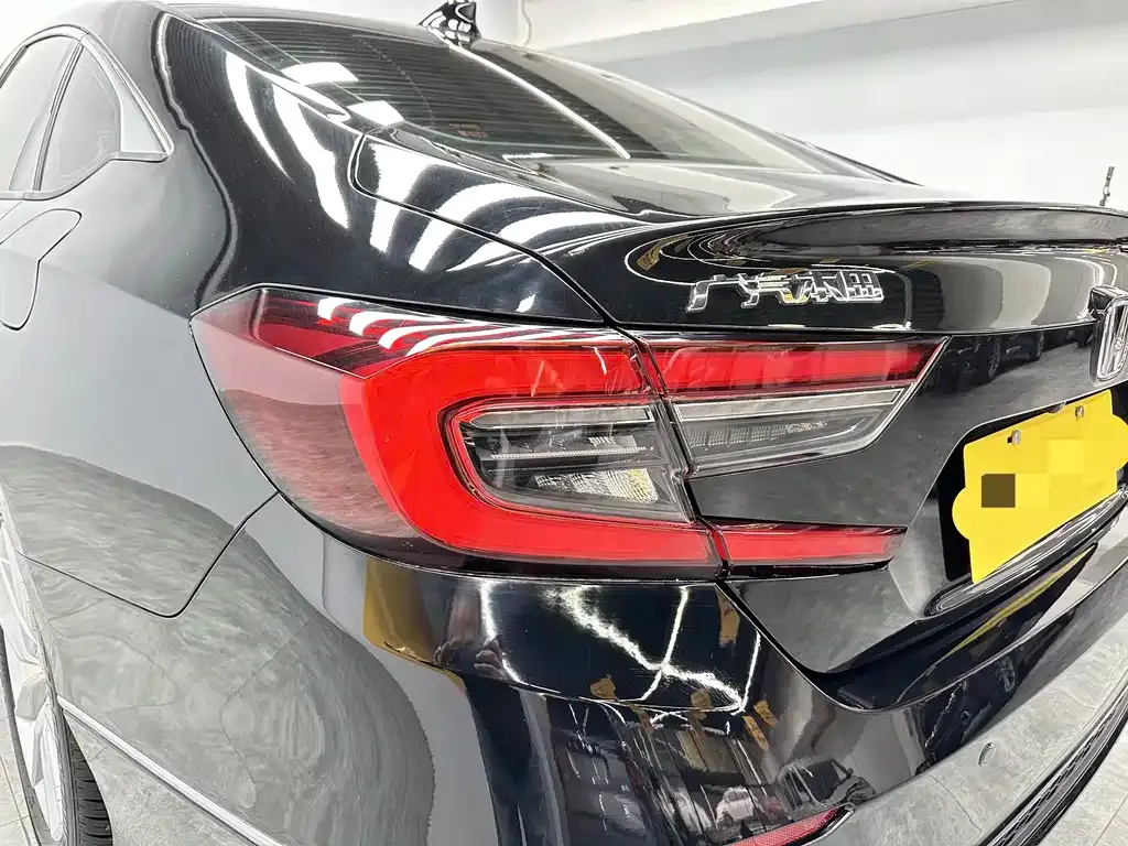 Honda Accord — фото 10