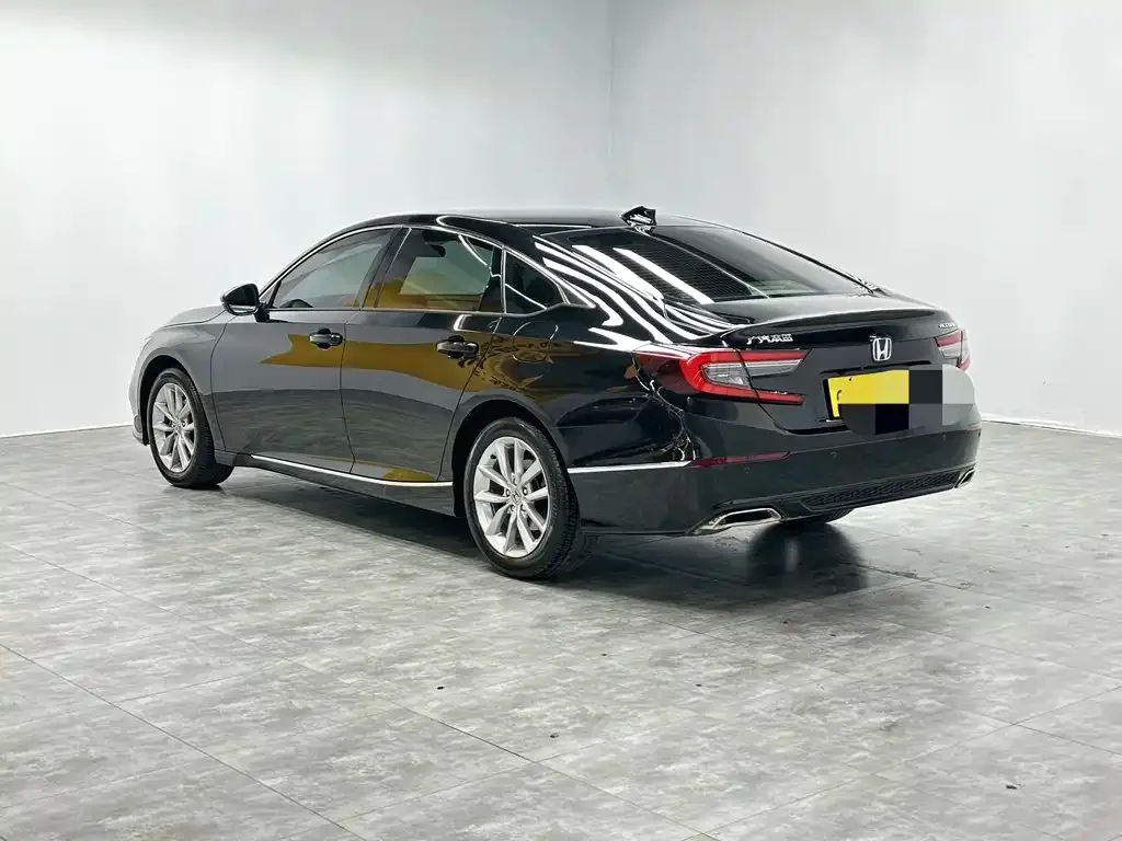 Honda Accord — фото 9