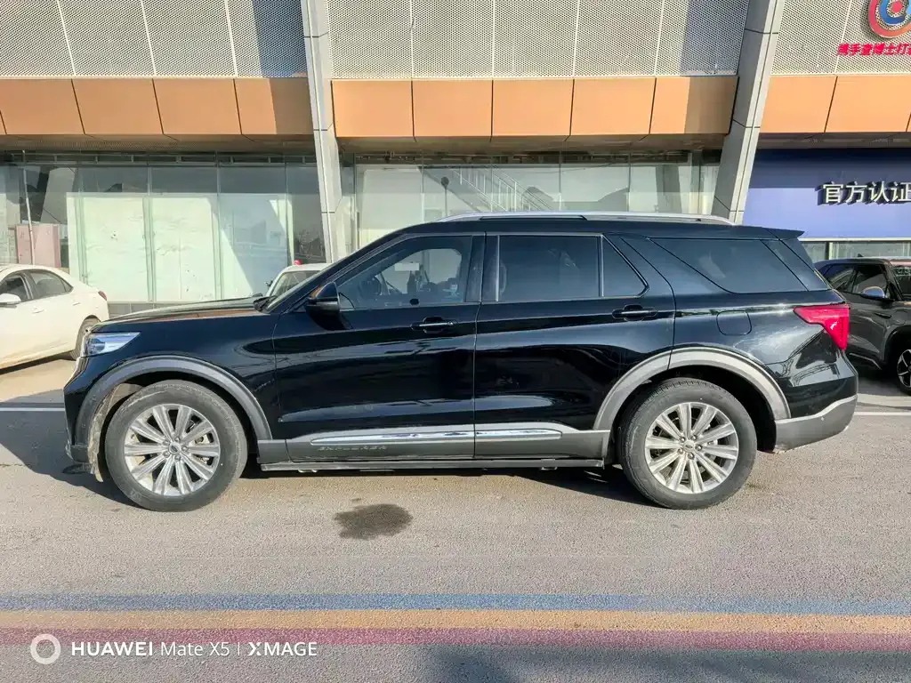 Ford Explorer — фото 10