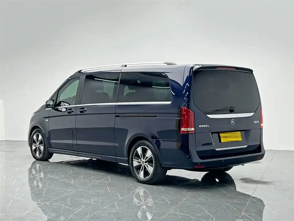 Mercedes-Benz V-Class 2022 из CN, фото 2
