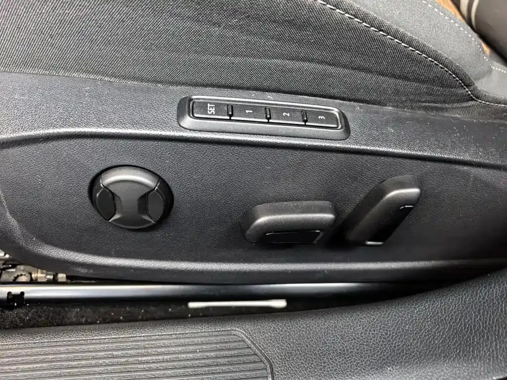 Volkswagen Golf 2022 из CN, фото 9
