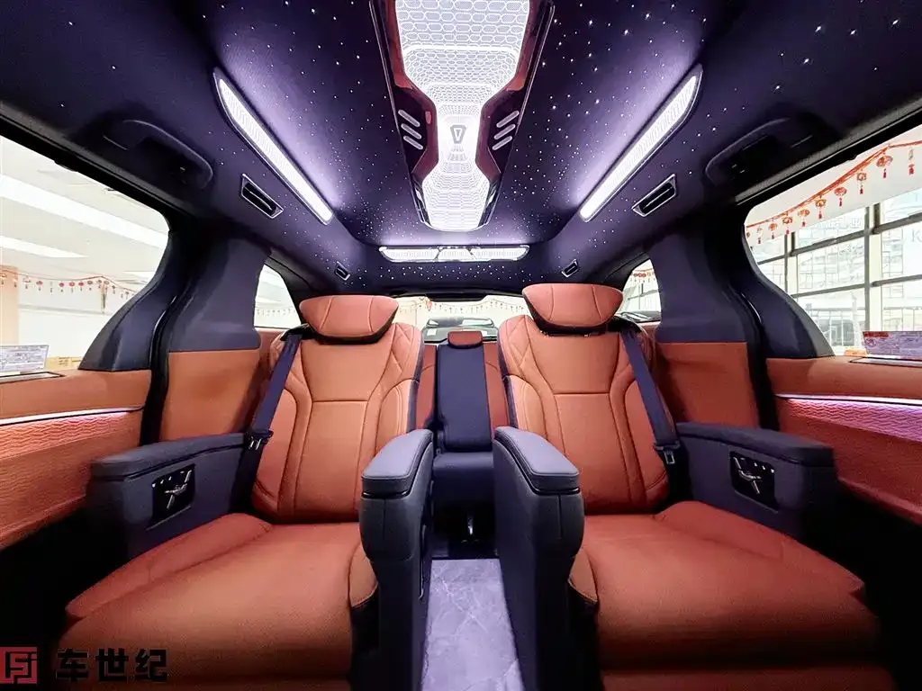 Toyota Granvia — фото 10