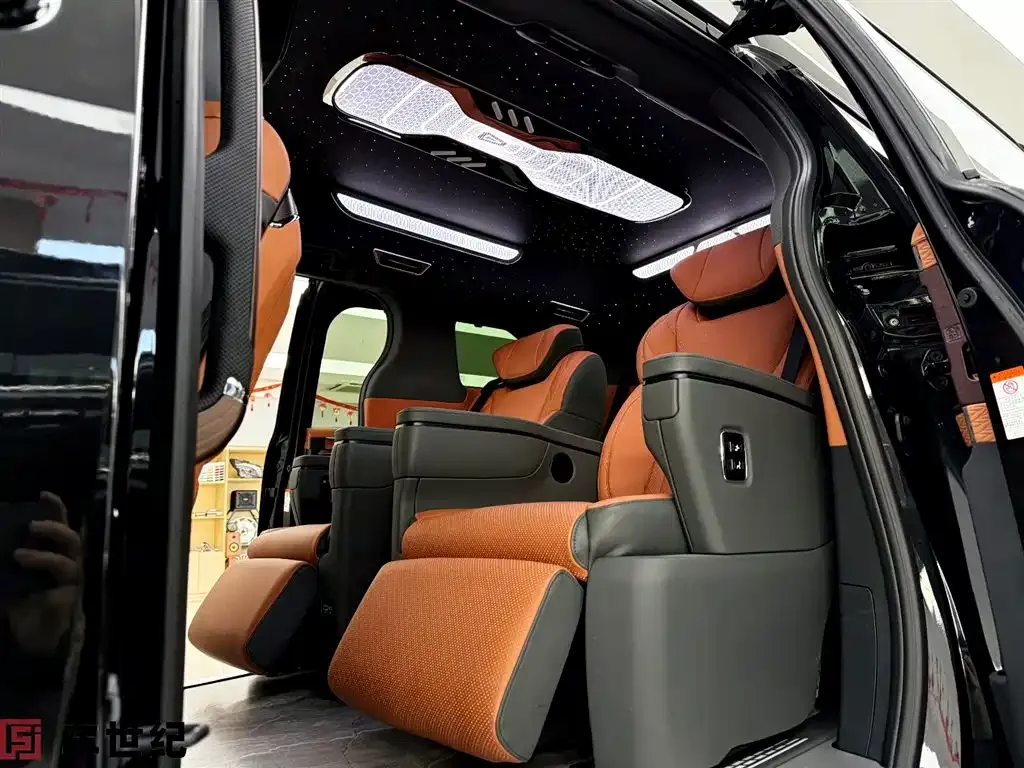 Toyota Granvia — фото 5