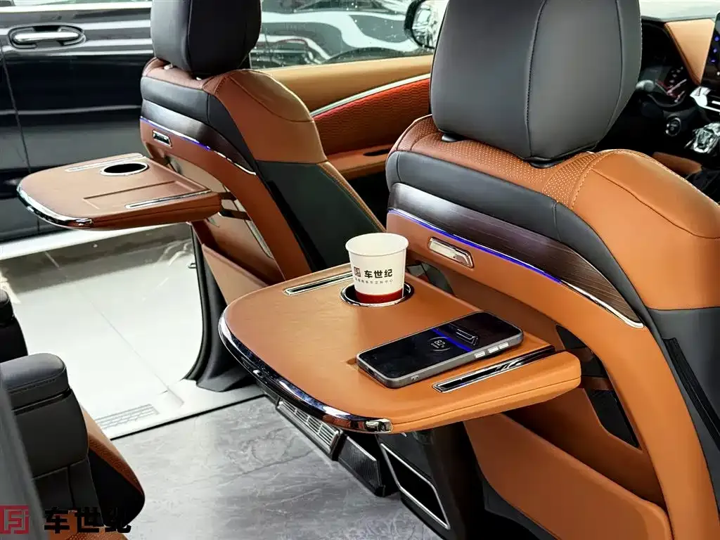 Toyota Granvia — фото 9
