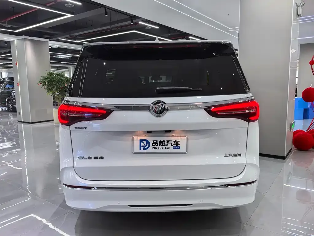 Buick GL8 2023 из CN, фото 2