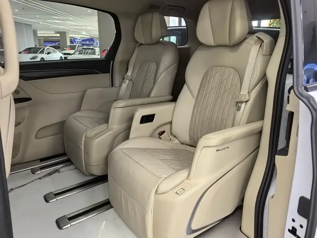 Buick GL8 2023 из CN, фото 6