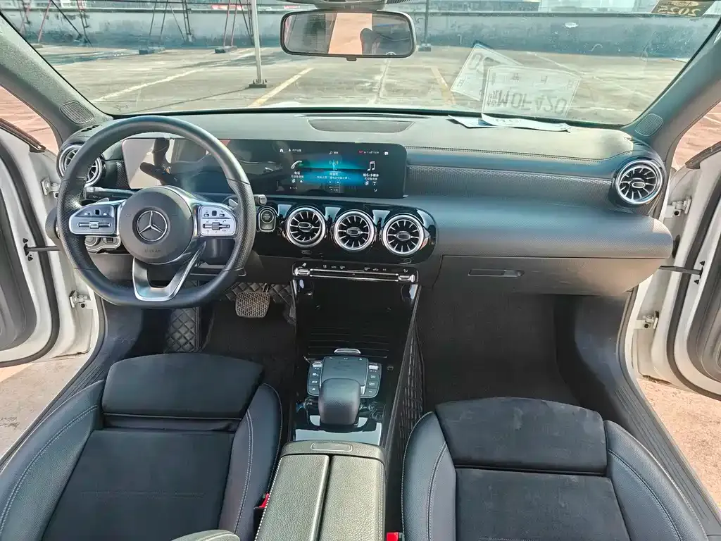 Mercedes-Benz A-Class 2023 из CN, фото 10
