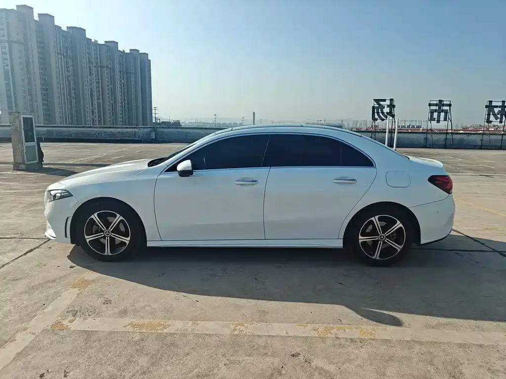 Mercedes-Benz A-Class 2023 из CN, фото 7