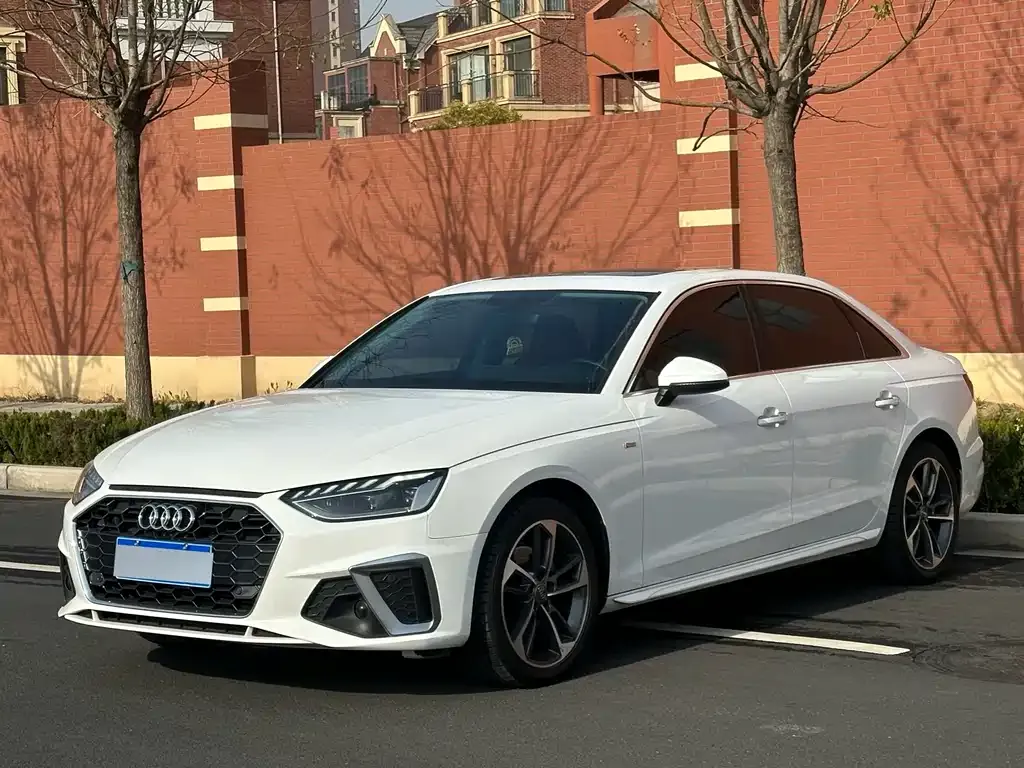 Audi A4L 2021 из CN, фото 1