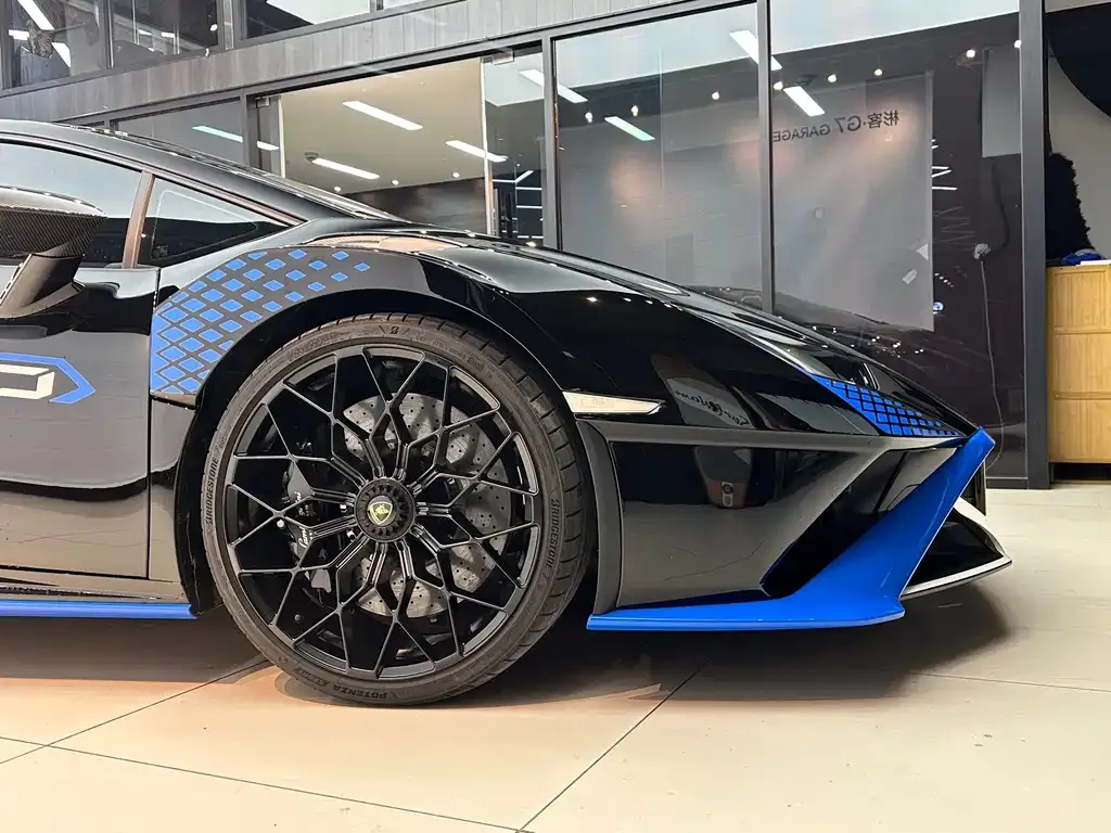 Lamborghini Huracan 2023 из CN, фото 8