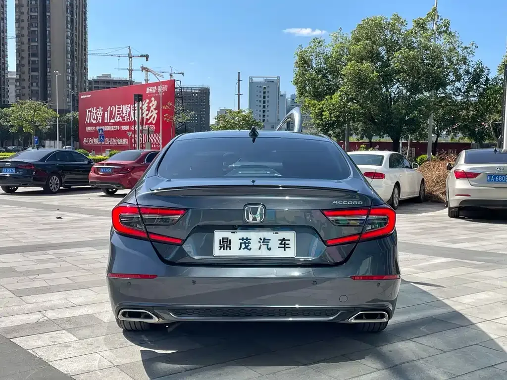 Honda Accord — фото 5