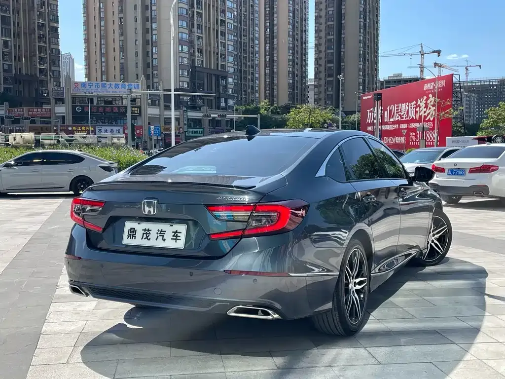 Honda Accord — фото 6