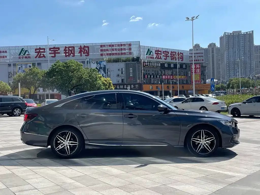 Honda Accord — фото 7