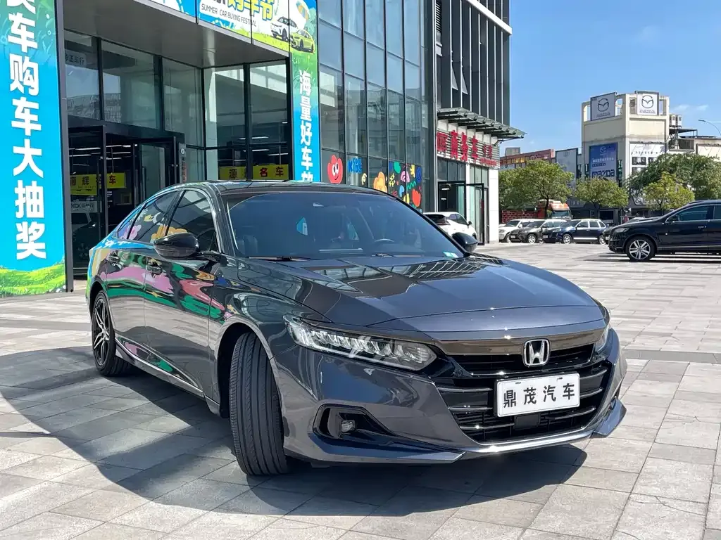 Honda Accord — фото 8