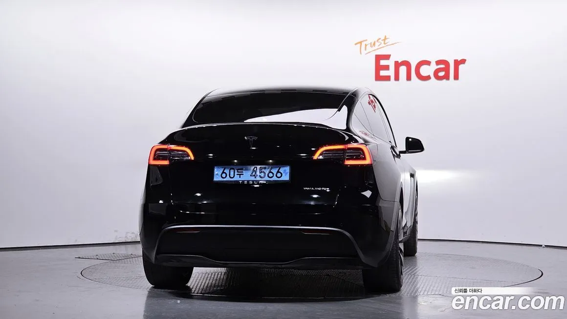 Tesla Model Y — фото 6