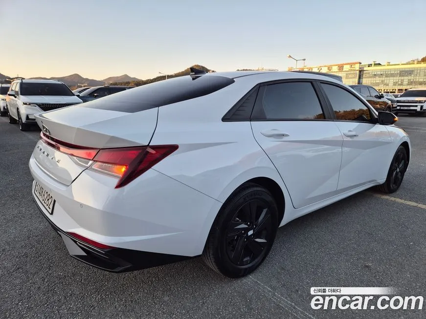 Hyundai AVANTE — фото 2