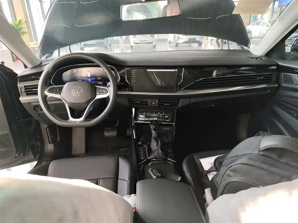 Volkswagen Passat New Energy — фото 2