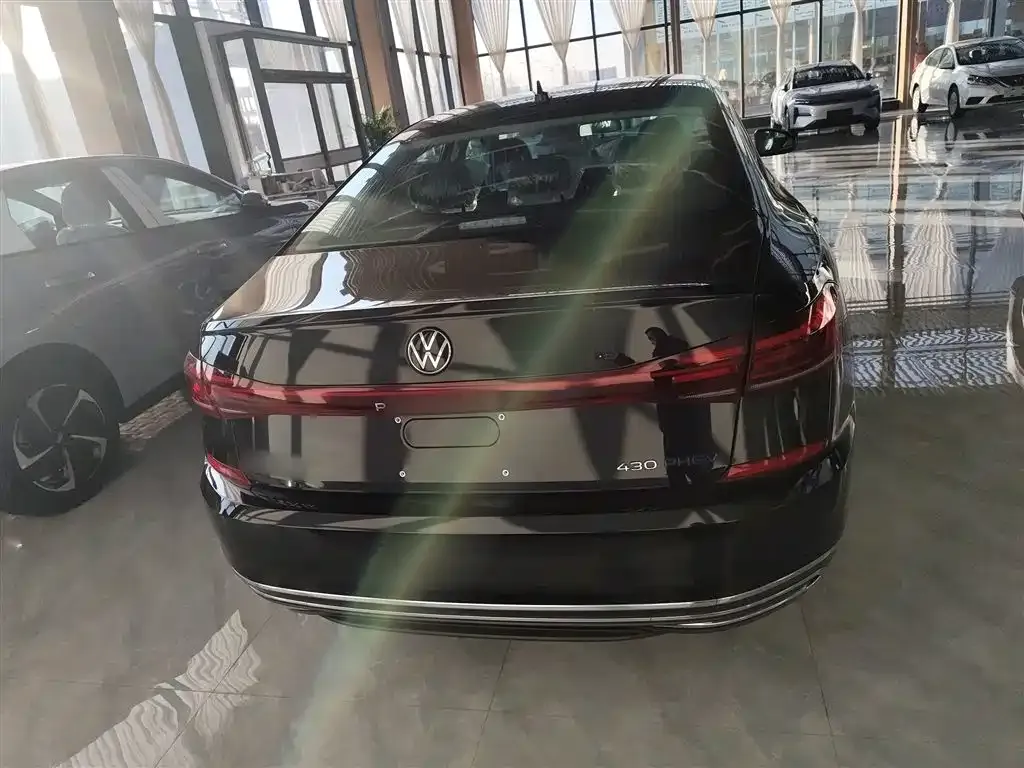 Volkswagen Passat New Energy — фото 5
