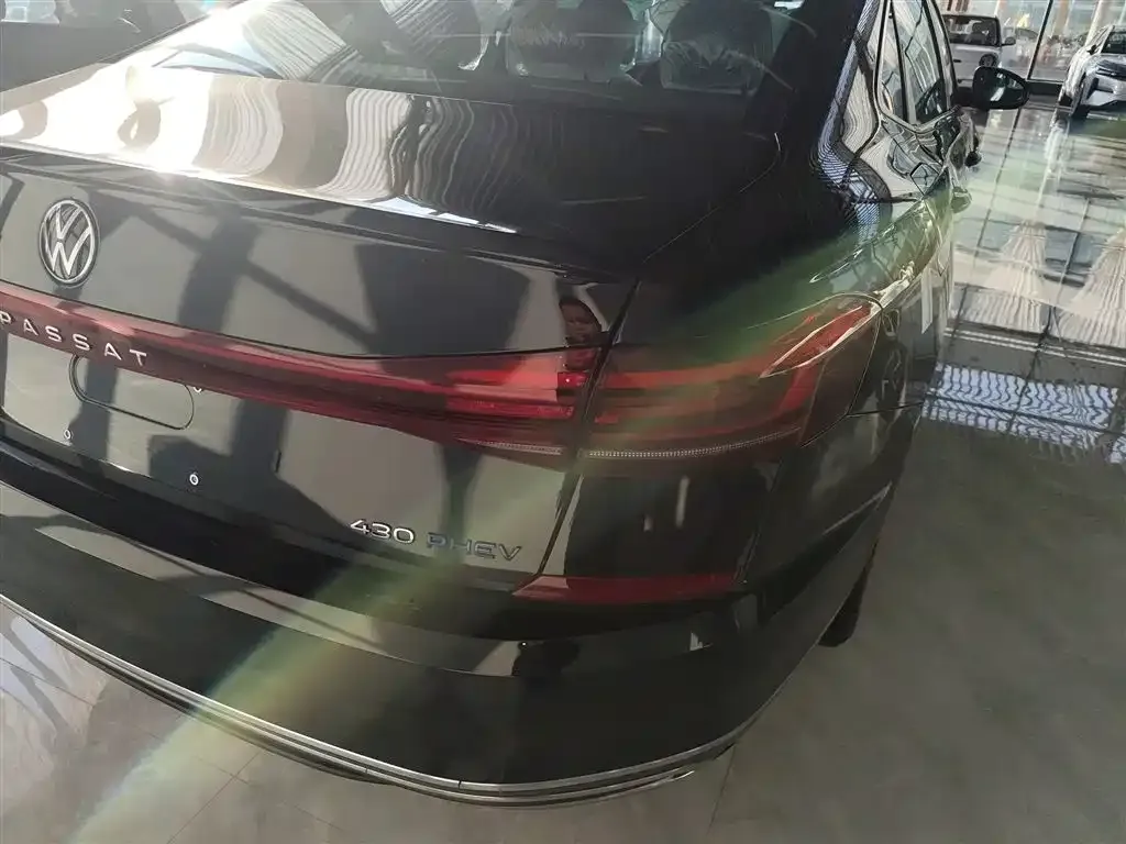 Volkswagen Passat New Energy — фото 8