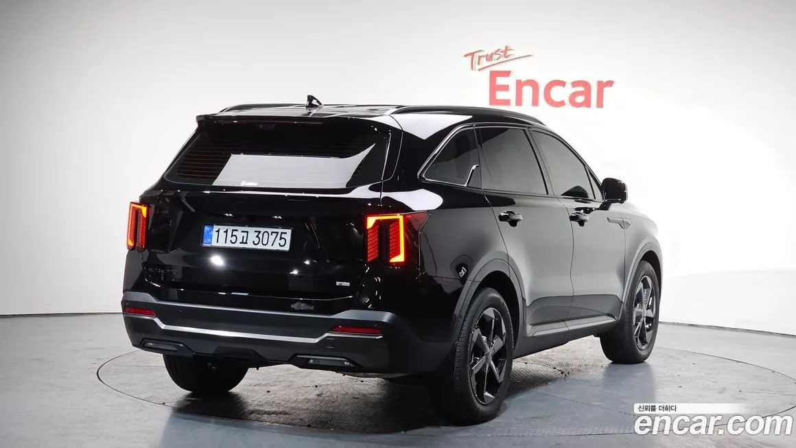 Kia Sorento — фото 6