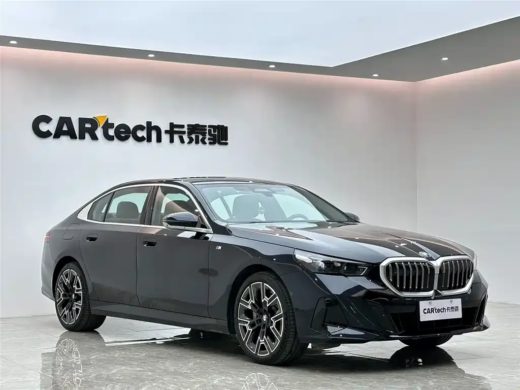 BMW 5 Series — фото 10
