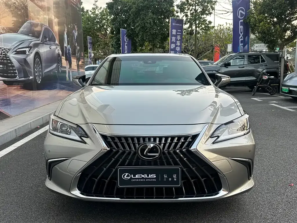 Lexus ES — фото 9