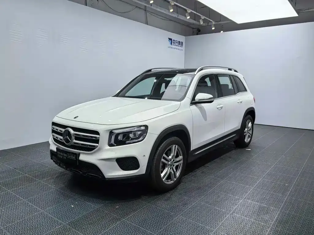 Mercedes-Benz GLB — фото 1