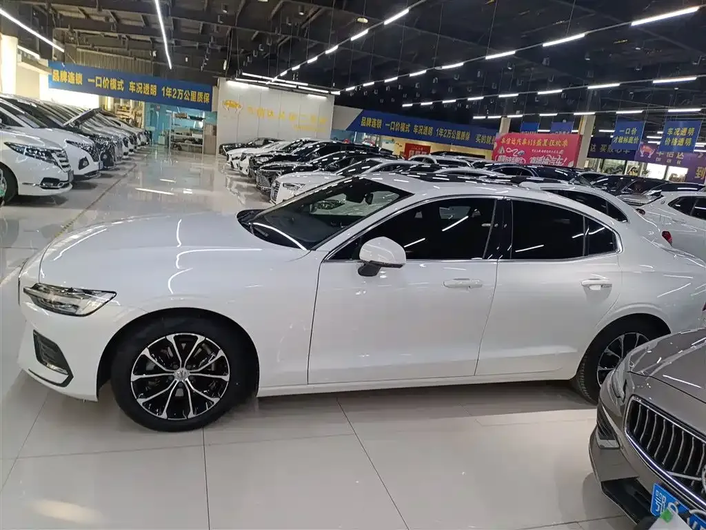 Volvo S60 2021 из CN, фото 6