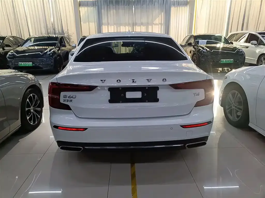 Volvo S60 2021 из CN, фото 5