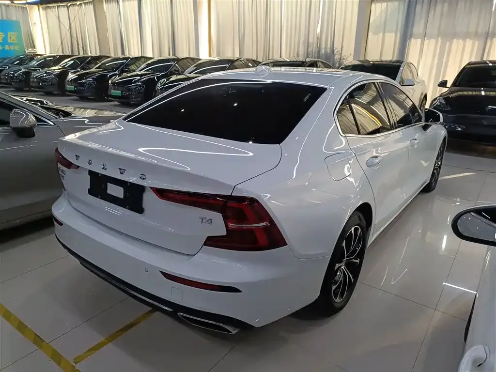 Volvo S60 2021 из CN, фото 9