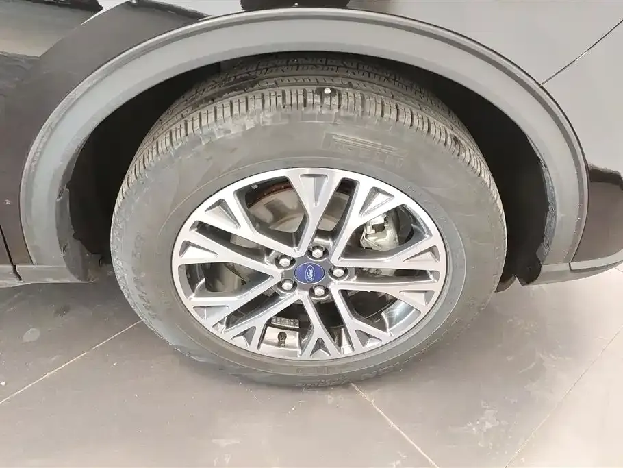 Ford Escape 2021 из CN, фото 6