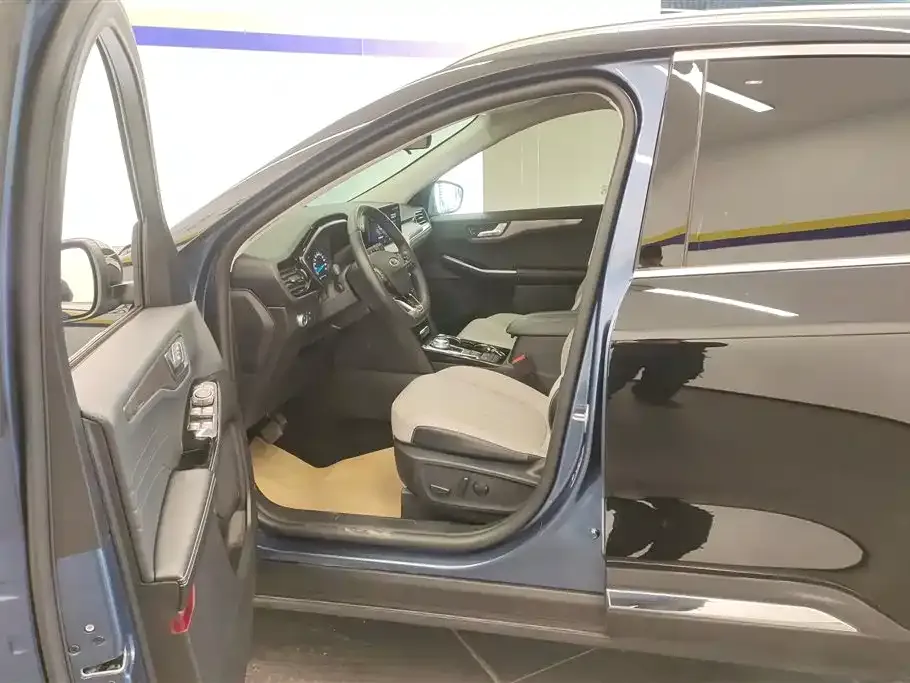 Ford Escape 2021 из CN, фото 9