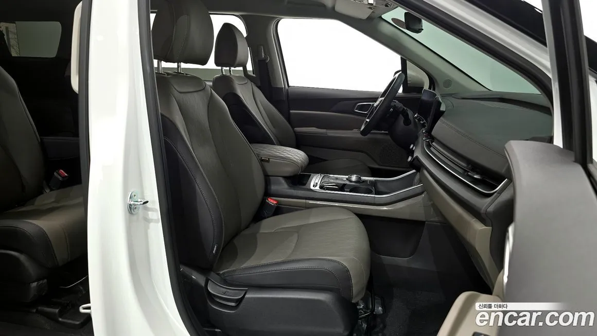 Kia Carnival — фото 10