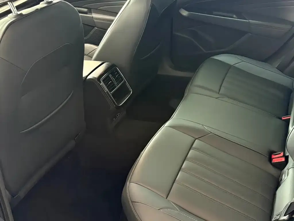 Volkswagen Passat — фото 10