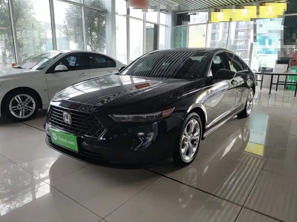 Honda Accord — фото 1