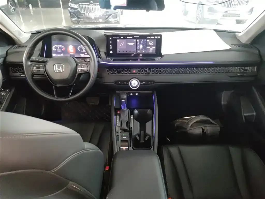 Honda Accord — фото 10