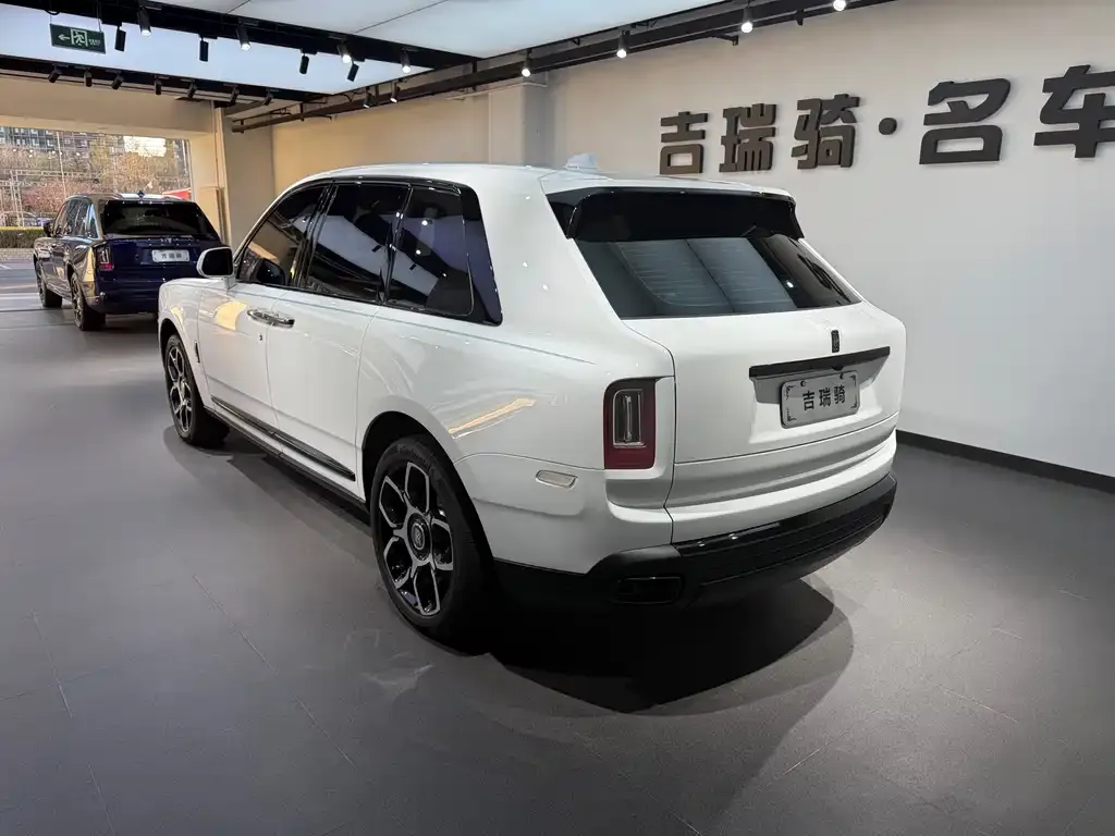 Rolls-Royce Cullinan 2024 из CN, фото 10