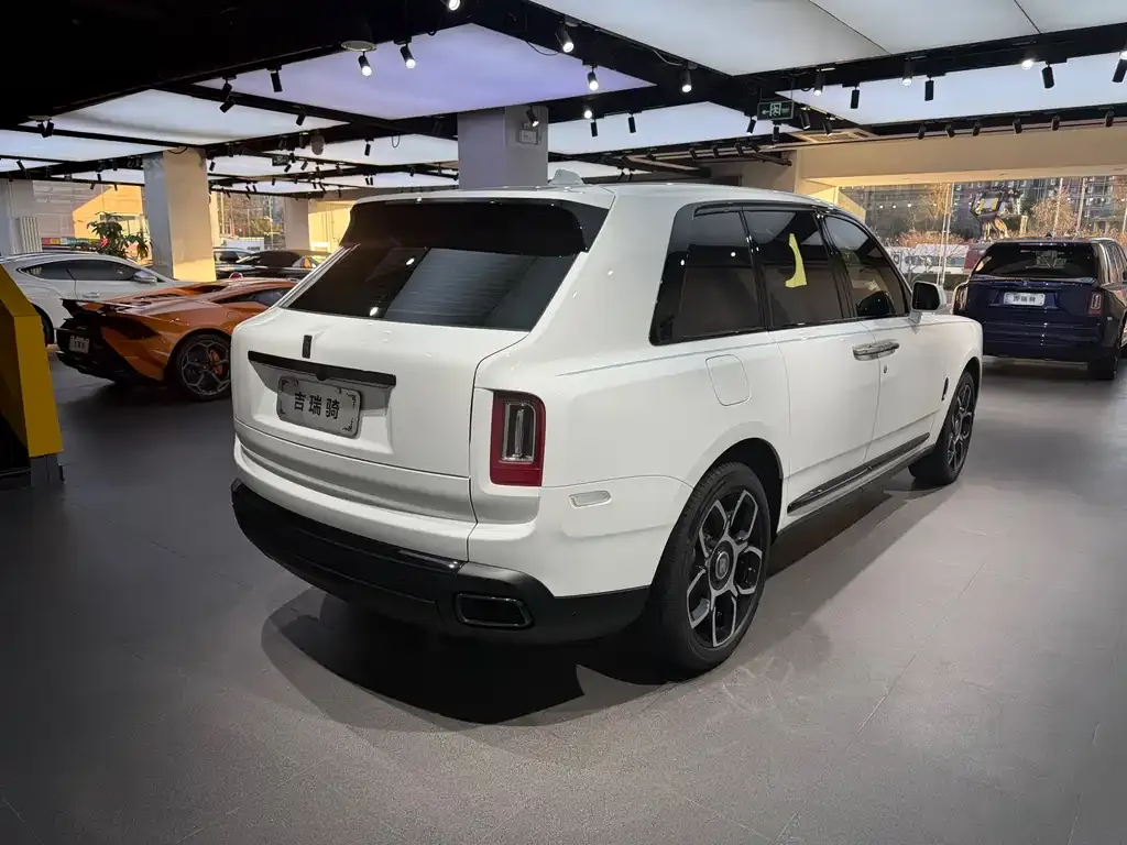 Rolls-Royce Cullinan 2024 из CN, фото 6