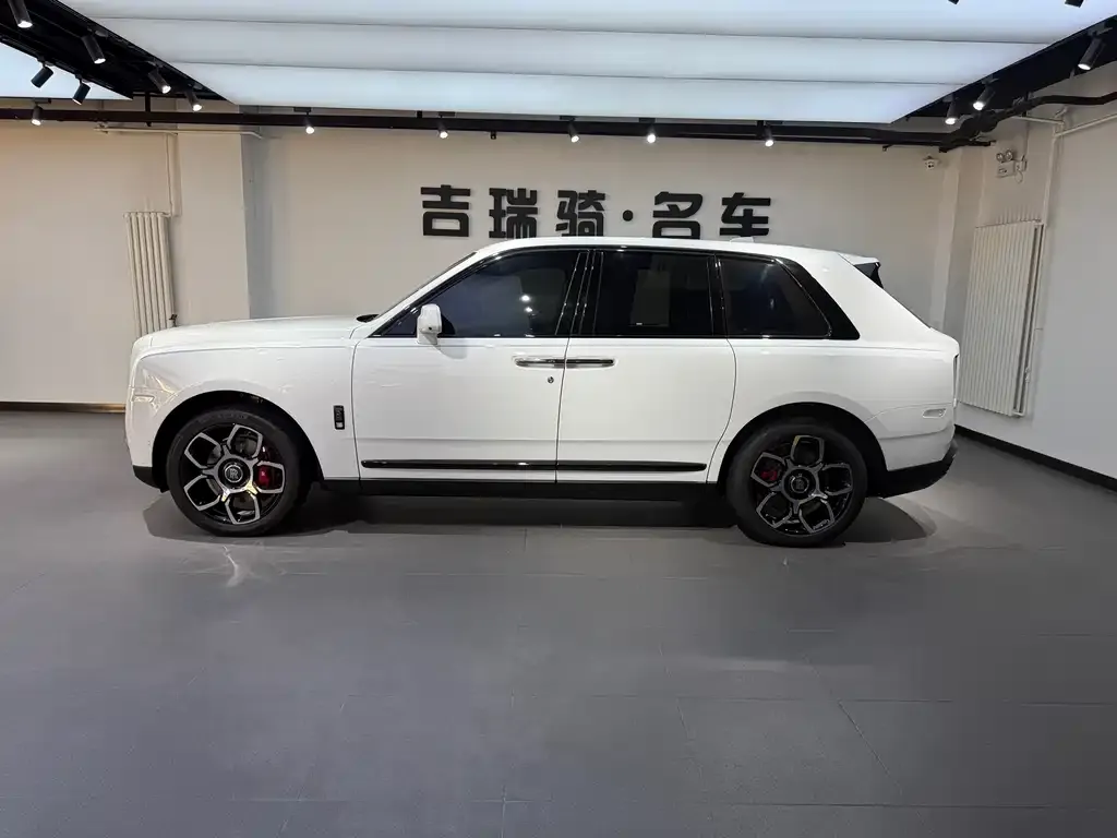 Rolls-Royce Cullinan 2024 из CN, фото 4