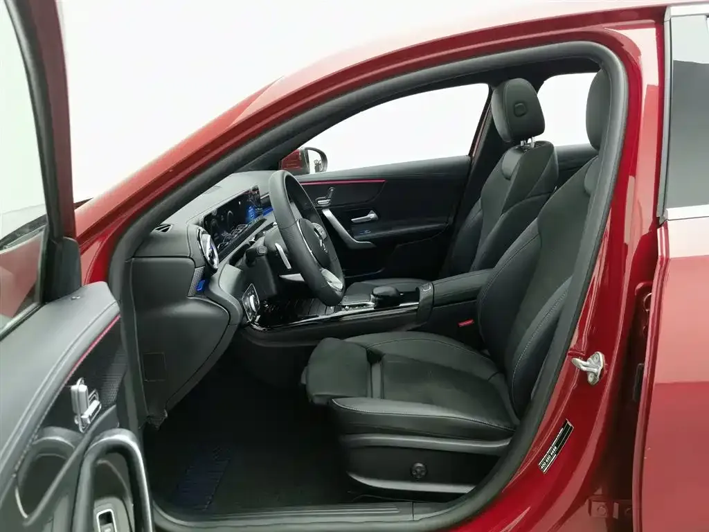 Mercedes-Benz A-Class — фото 10