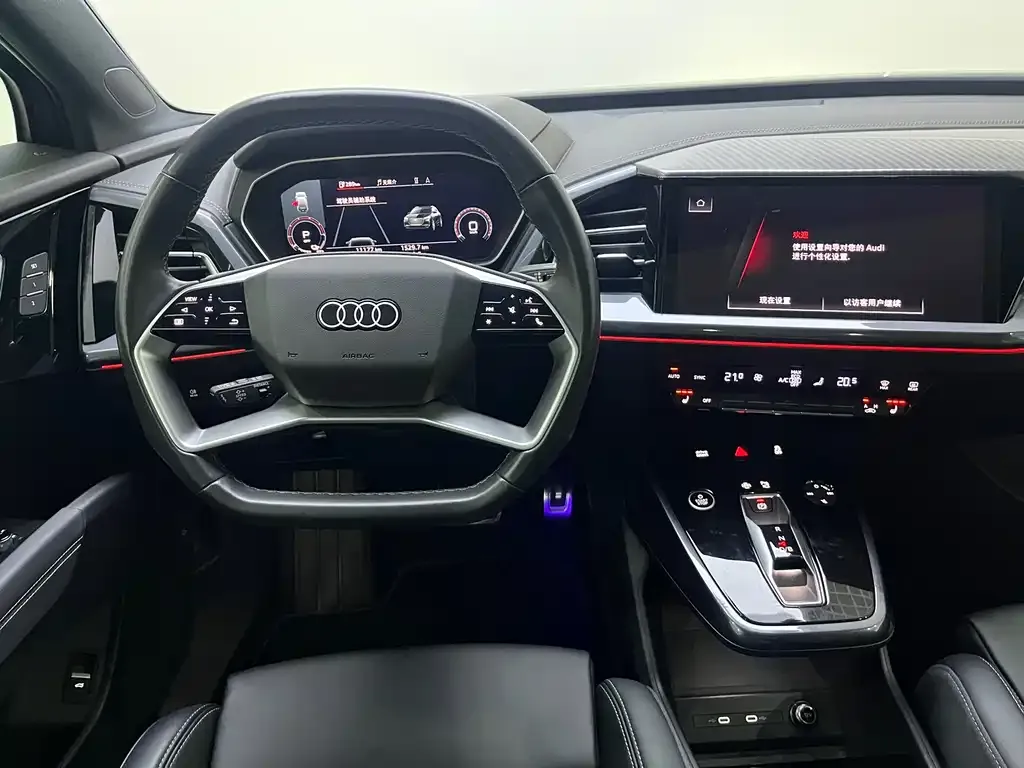 Audi Q4 e-tron — фото 2