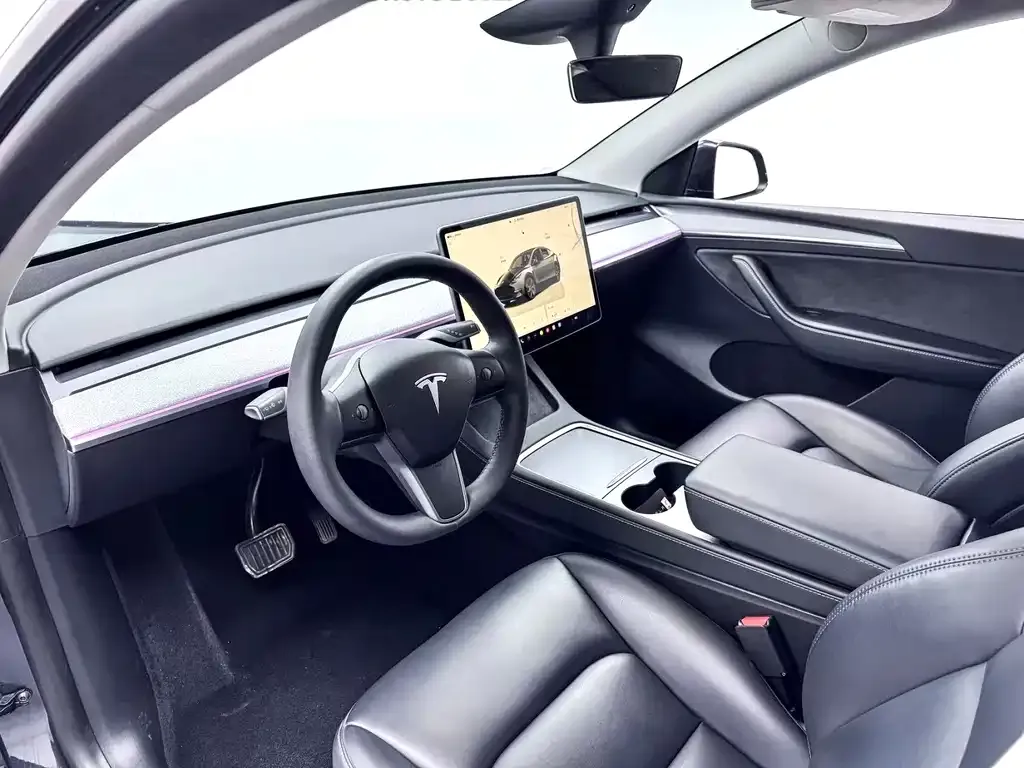Tesla Model Y — фото 4
