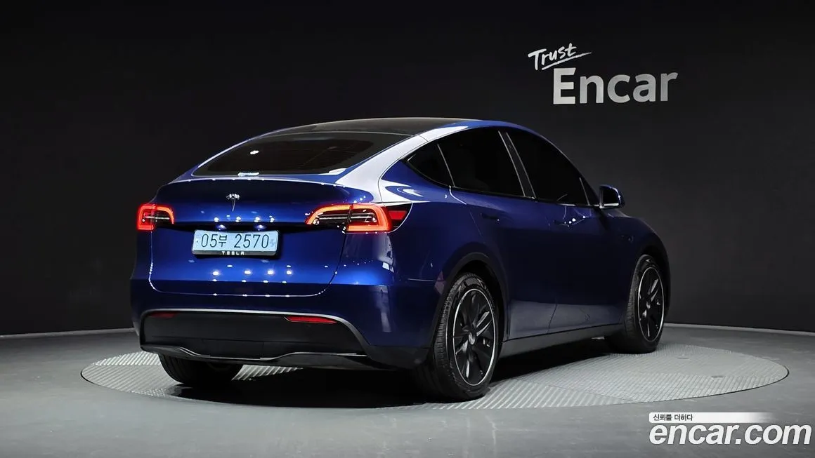 Tesla Model Y 2024 из KR, фото 2