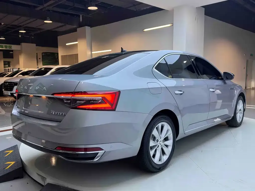 Skoda Superb 2022 из CN, фото 6