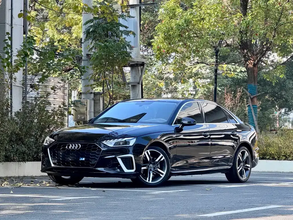 Audi A4L 2021 из CN, фото 1