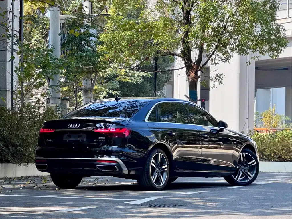 Audi A4L 2021 из CN, фото 7